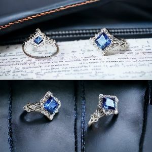 Sapphire stone silver plated ring size 8 ~brand new~ makes a great gift! pretty